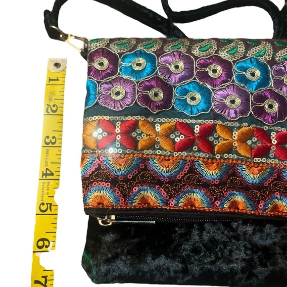 Colorful Embroidered Women's Bag - Picture 3 of 4